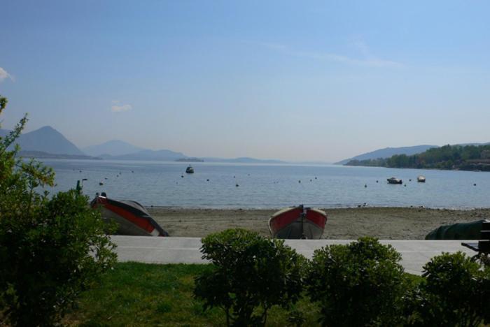 Apartamento Residenza La Vela Baveno Habitación foto