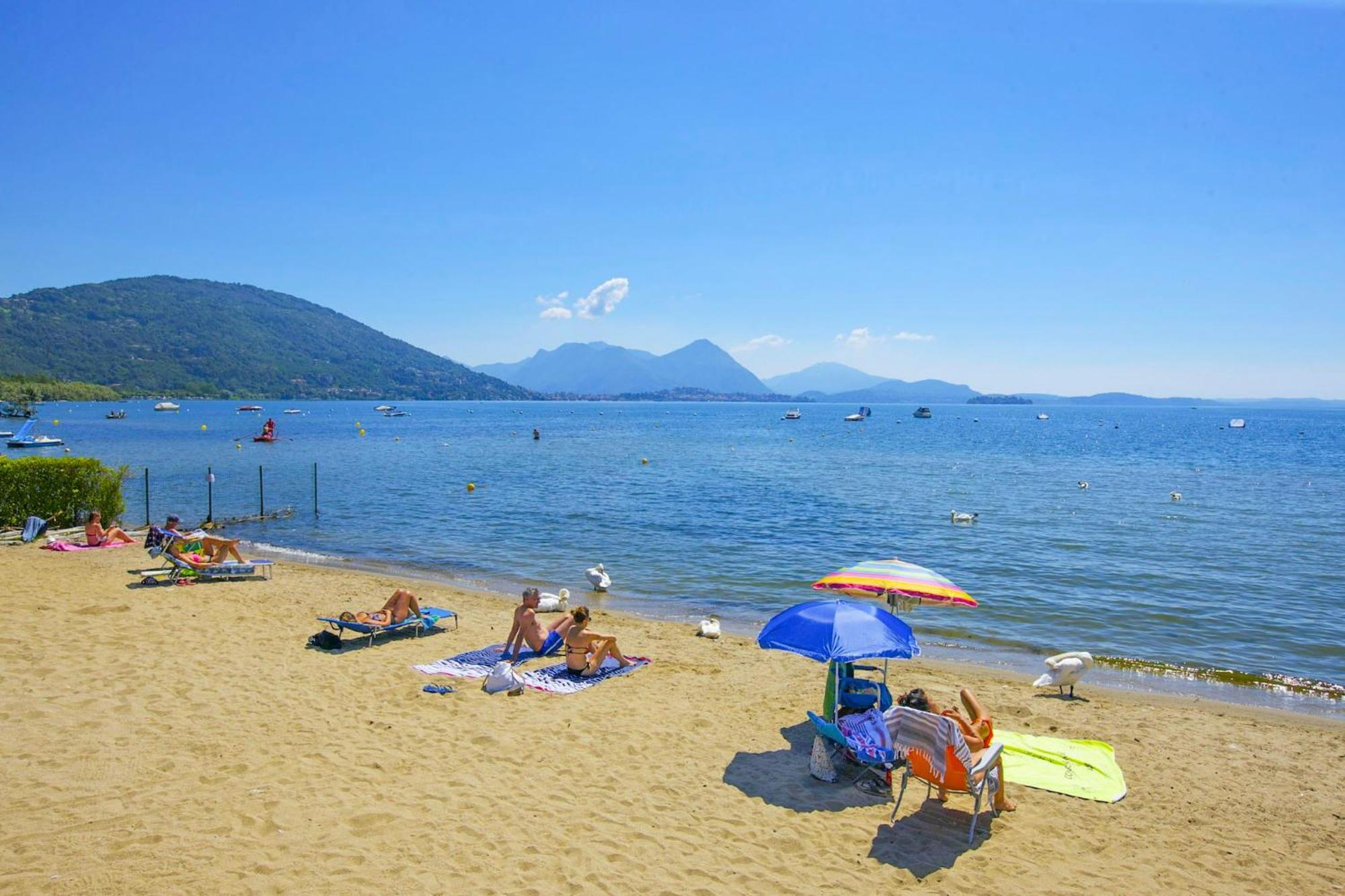 Apartamento Residenza La Vela Baveno Habitación foto